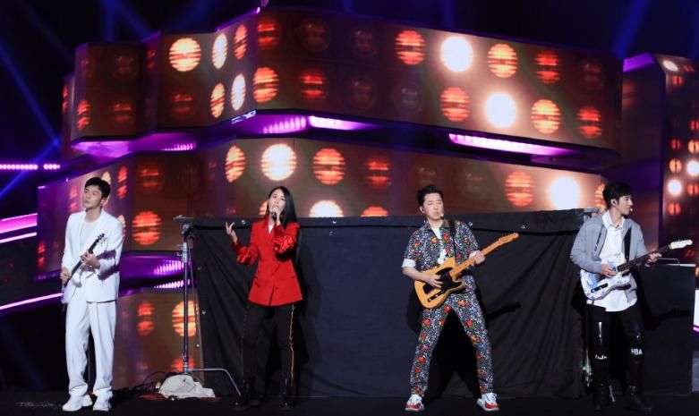  中国|《中国好声音7》将袭，两位经验导师回归，我却关注网曝女导师！