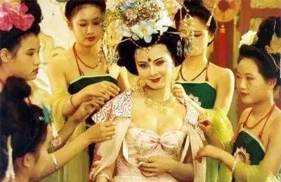 武则天|《武则天》《康熙王朝》中一代美人逝世，带走了国产古装剧的审美