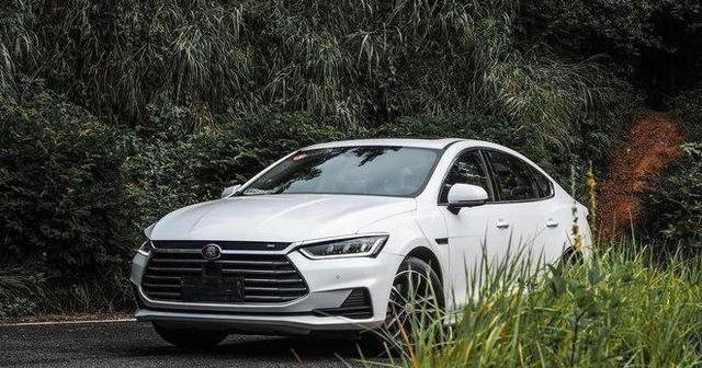  买不起|买不起现代瑞纳，亦或是入手比亚迪秦Pro，这价格划算吗？