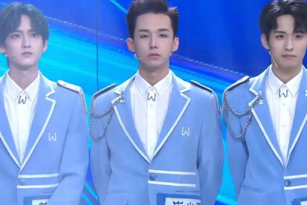  直播|《少年之名》成团夜直播，导师程潇成亮点，碎钻云朵裙生图美成小仙女