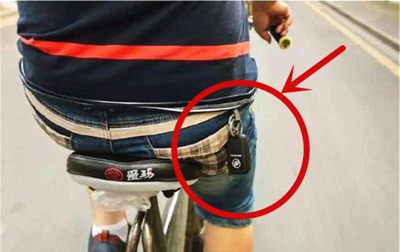  面子|为啥有人喜欢把车钥匙挂腰上？内行：挂的不是钥匙，是面子！