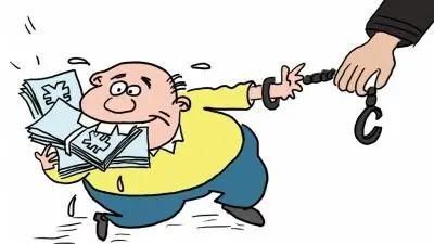  自燃|象山6天4辆车自燃丨某村出纳挪用资金14次，获刑六个月！