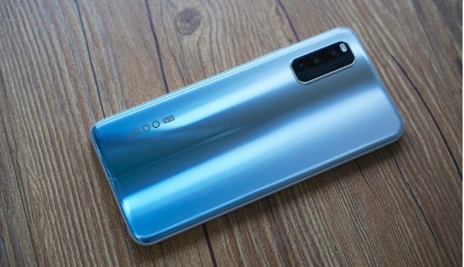 快速充电|这几款机型追剧、游戏、快充统统都满足你，确定不了解一下？