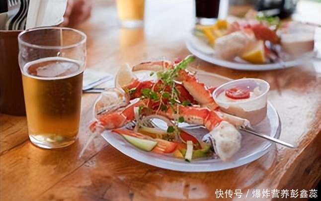 超市卖的海鲜会检测核辐射吗(上海人所买的海鲜，经辐射测试已经报警了？海鲜，还能不能吃？)