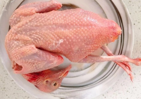 细嫩|不管鲜鸡还是冻鸡,焯水是大忌,大厨教你这样做,肉质细嫩有营养