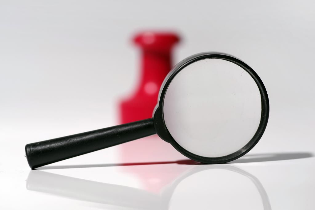 男子|息烽一男子电梯内小便 民警抓人处罚