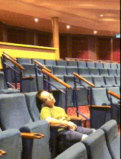 搞笑|搞笑GIF:铁蛋,你又调皮了!