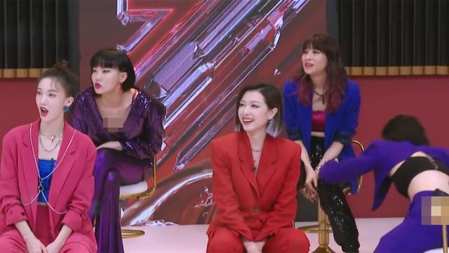  新一期|《浪姐》新一期开播评分却下滑，节目从爆火到无聊只因为万茜？