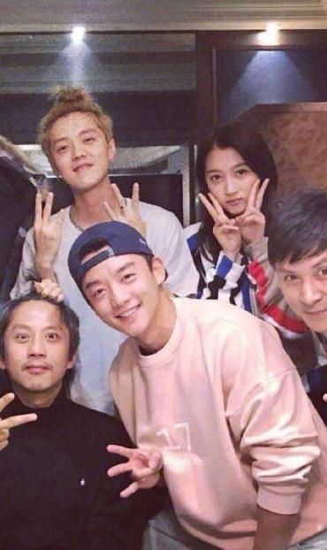  称为|《跑男》离开后的成员都有联系，却独独少了他，难怪被称为最违和成员