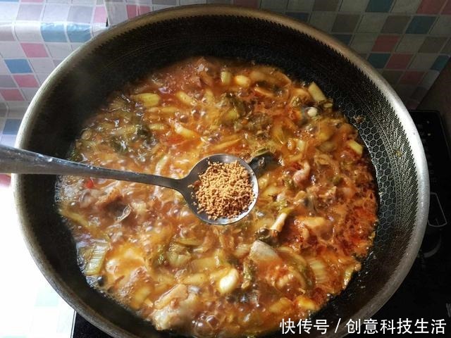 爷俩|宅家不能出门,给爷俩做了一道菜,上桌筷子打架,吃完还说不够