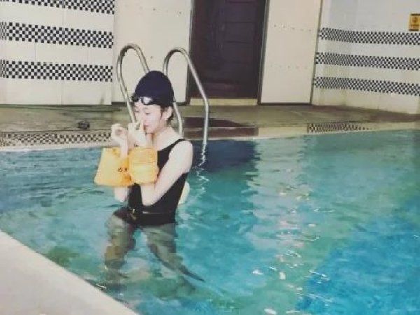  嫌弃|两年前膨胀到飞起，如今却惨遭老板嫌弃，网友：年度最尴尬女艺人!