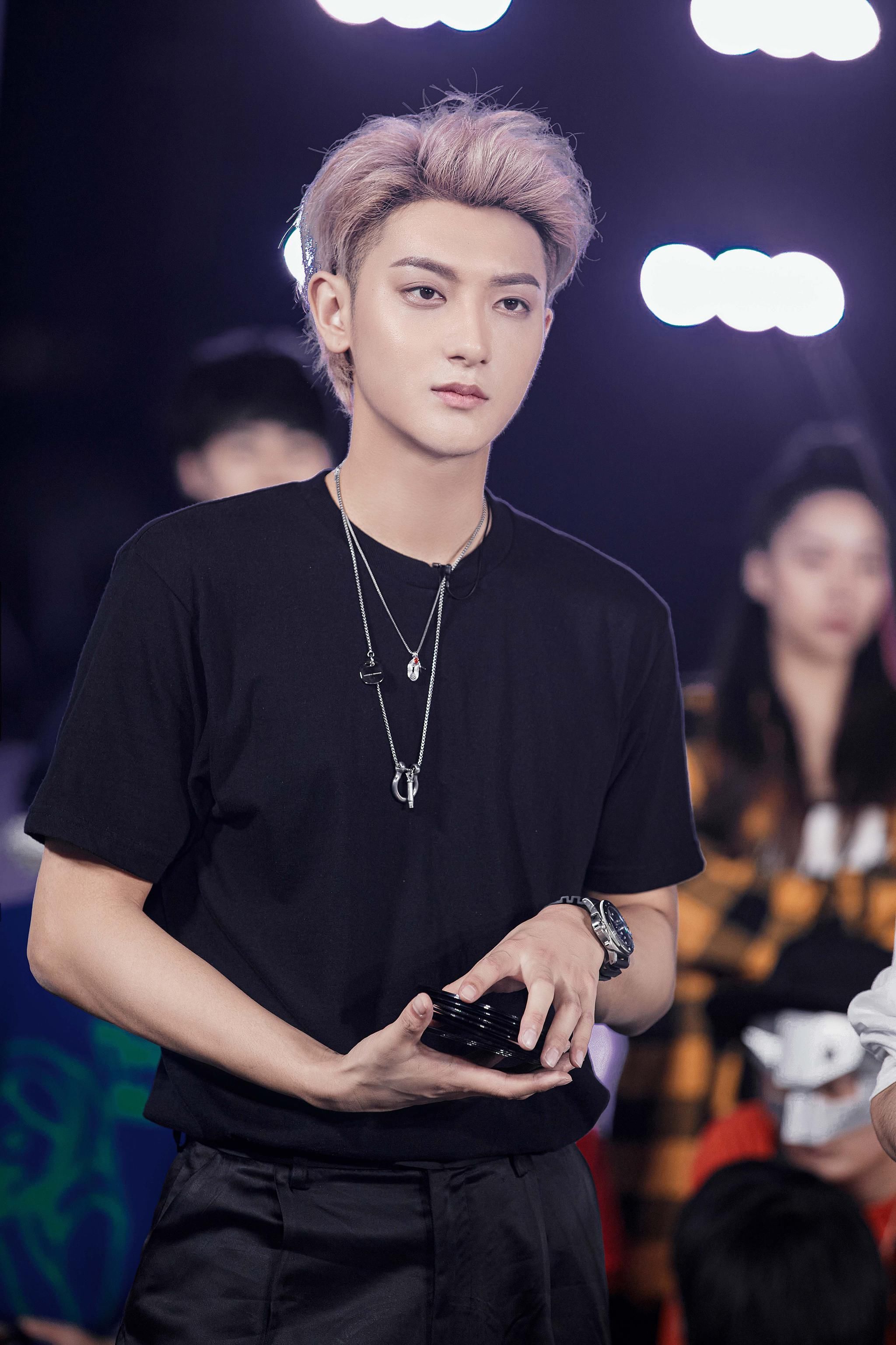 节目|黄子韬《说唱新世代》公正坦率主理人露老板暖心瞬间