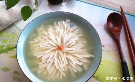 大厨|老外嘲笑中国菜刀只能剁肉,中国大厨用2个菜让他们哑口无言