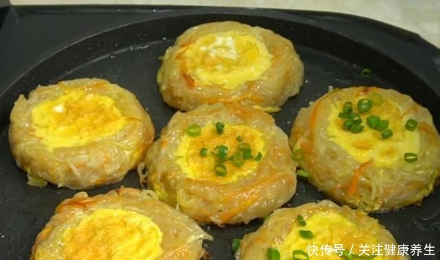 鸡蛋|土豆和鸡蛋这样做太香了,不炒也不炖,少油健康又营养,孩子爱吃