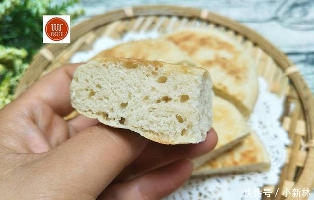 省油|发面烙饼,我有妙招,既省油又暄软,外酥里嫩凉了不会硬!