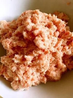 好吃|1斤猪肉,1节莲藕,教你正宗炸莲藕丸子的做法,又香又酥脆,好吃