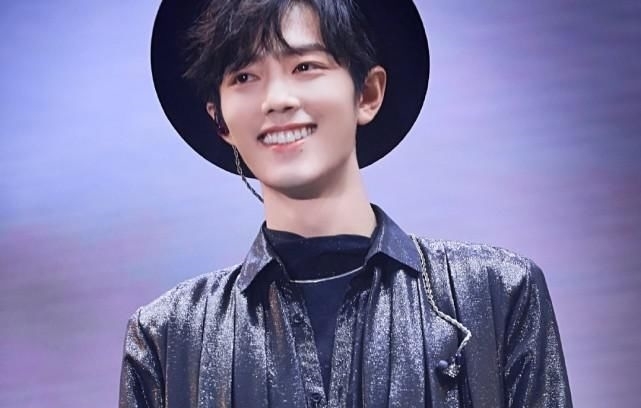 将近|肖战喝豆汁儿变成表情包，镜头下满满求生欲，工作室暗示好事将近