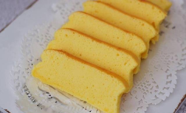  酸奶|喝剩的酸奶别扔掉，把他做成蛋糕，口感细腻又美味，做一个不够吃