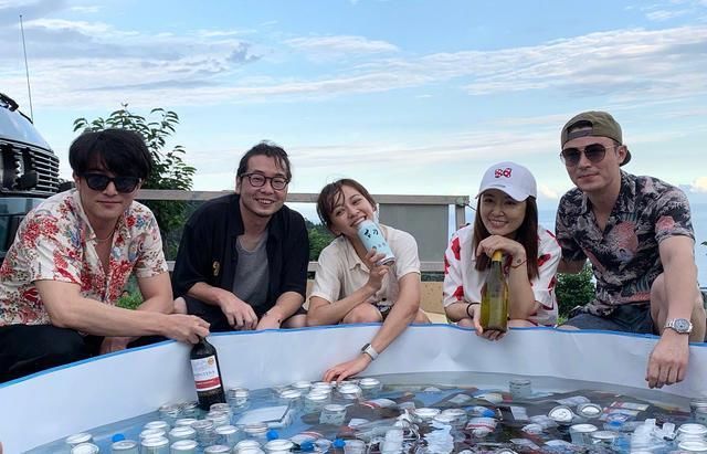  感觉|44岁林心如太拼了！穿无袖背心肉色裤健身，抬腿的时候女生都羡慕