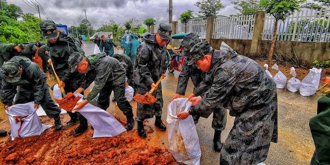 郎溪|多图直击：向险而行，武警上海总队执勤第六支队奋战郎溪抗洪一线，守护十万百姓