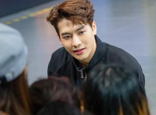  惊喜|《青春有你3》有新消息，网传王俊凯担任PD，导师阵容令人惊喜！