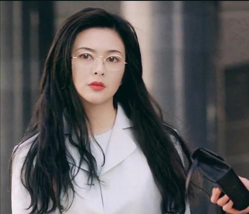  小三|关之琳再晒1.5亿豪宅，57岁仍睡单人床