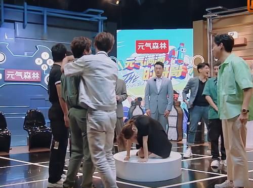  哥哥|《哥哥》最豪横的嘉宾，不参加发布会，导演组临时为他改口号