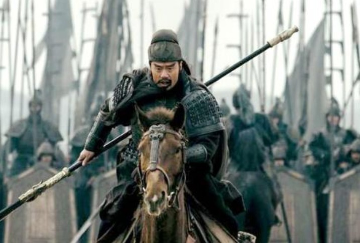 张辽|关羽为何非要离开曹操,真的因为刘备吗?只有张辽心中一清二楚