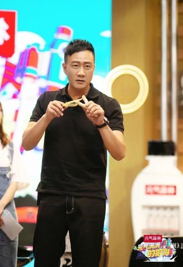  重返|让杨洋重返真人秀的《元气满满的哥哥》，这期去冰雪世界捉迷藏了