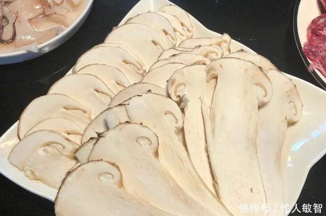 超过|这才是香格里拉松茸之王,每根都超过17厘米,黄油香煎太完美了