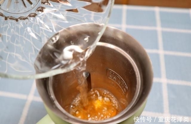  搭配|不用揉面不用醒，简单几步做芒果派，搭配芒果汁味道比买的还好吃