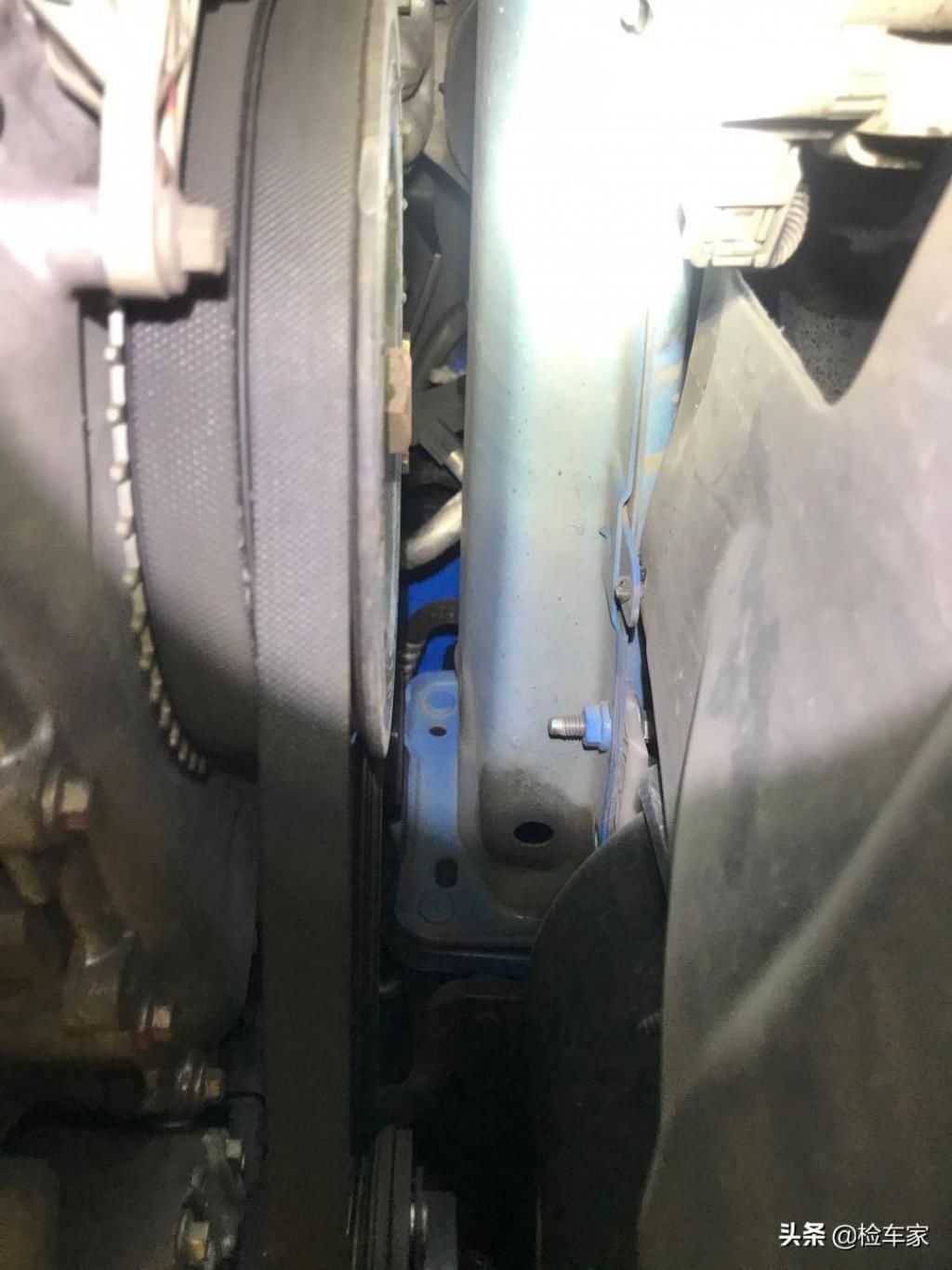  福克斯|性能粉36万买福克斯RS，才一年的车为何拆这么多？买主草率了