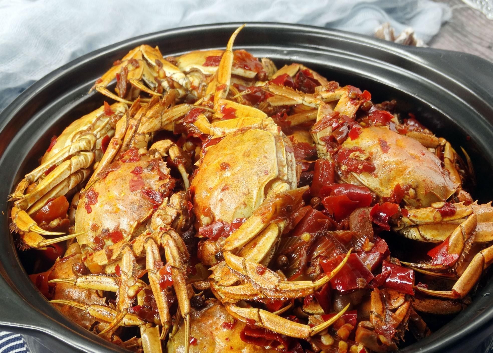 麻辣|满满的蟹黄蟹膏,教你在家做香辣蟹,个个麻辣鲜香,好吃到吮指