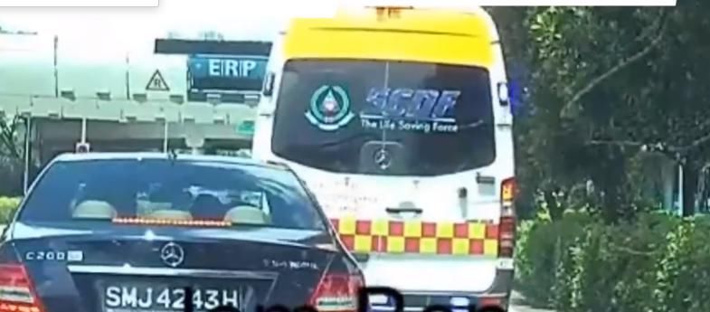  悲剧|紧贴前车后面狂飙！奔驰车把救护车当“开路车”，30秒后悲剧了！