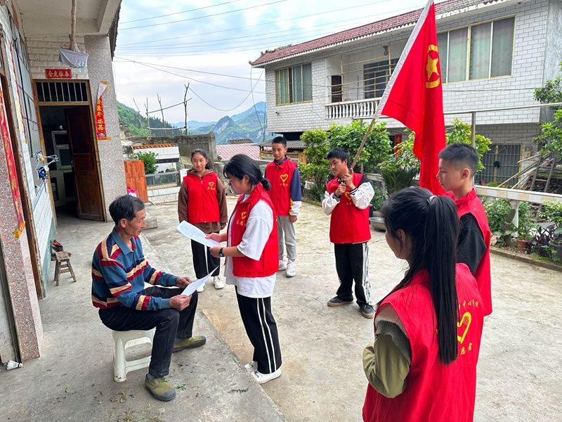 小手牵大手，森林防火一起守 ——白腊苗族乡中心学校森林防火宣传活动