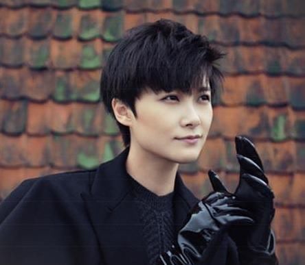  李宇春|《乘风破浪的姐姐》总导演热衷选择李宇春和华晨宇演唱节目主题歌