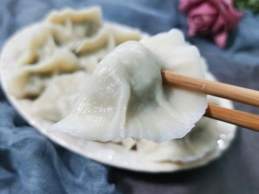 难怪|调饺子馅时,切记这2个要点,很多人不知道,难怪饺子不鲜也不香