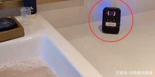 洗澡时|夫妻在三亚五星级酒店洗澡时发现摄像头！酒店：赔点月饼