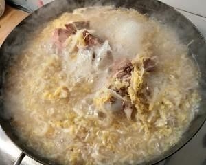  农村|农村年底吃的杀猪菜，真材实料一大桌，畅快淋漓，高档饭店吃不到