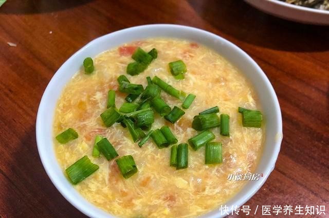 口感|做疙瘩汤时,学会这一个妙招,做出来疙瘩颗粒均匀,口感好