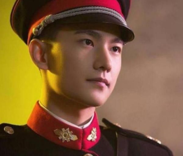  军艺|从军艺走出“四大校草”，其中三位都混到了一线，唯独他令人惋惜