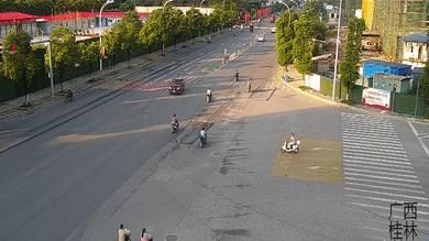  电动车|惊险！电动车被撞飞却要负全责，这是怎么回事？