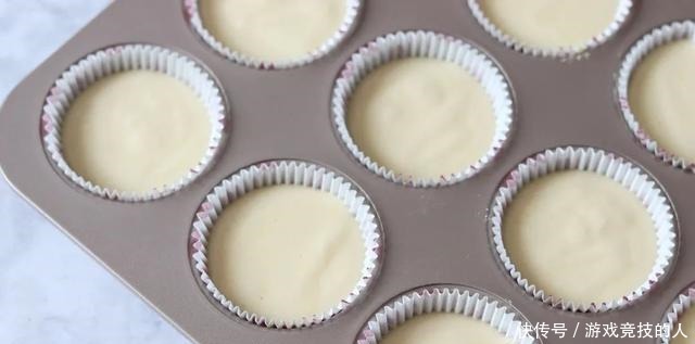新手|日式烫面纸杯蛋糕,新手最爱的方子,柔软细腻,入口即化!