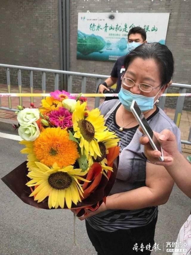  考生|壹起见证新高考｜高考结束，考生没啥感觉，家长却激动哭了