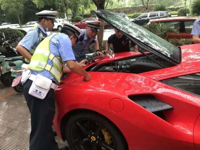  扣留该机动|法拉利送去维修，保险公司一看：马上报警