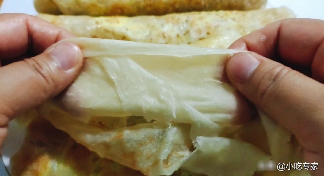 烫面|不用烫面做软面鸡蛋饼,筋道柔软,凉了也不硬,比饼店做的还好吃