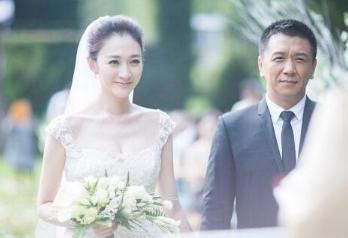  嫁给|李小冉打算与男友奉子成婚，却未能如愿以偿，扭头嫁给了男闺蜜