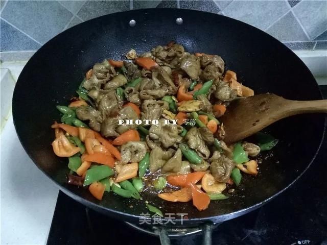 下酒|香而不腻的肥肠煲！零厨艺家常菜！下酒又下饭，好吃到爆