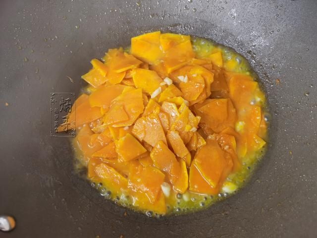  煸炒锅内|它是最“低调”的菜，富含叶酸营养极高，炒着吃最香，很多人不懂