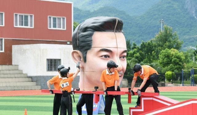 期跑男|《奔跑吧》特殊机位拍摄,杨颖跟郑恺“葛优瘫”,李沁坐姿引热议